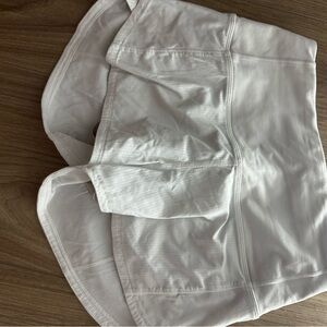 white lululemon 2.5 inch high rise